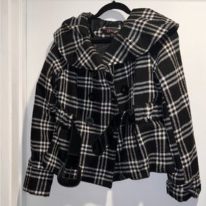 Black and White cinched plaid/flannel pea coat!